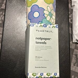Earthly notpaper towels